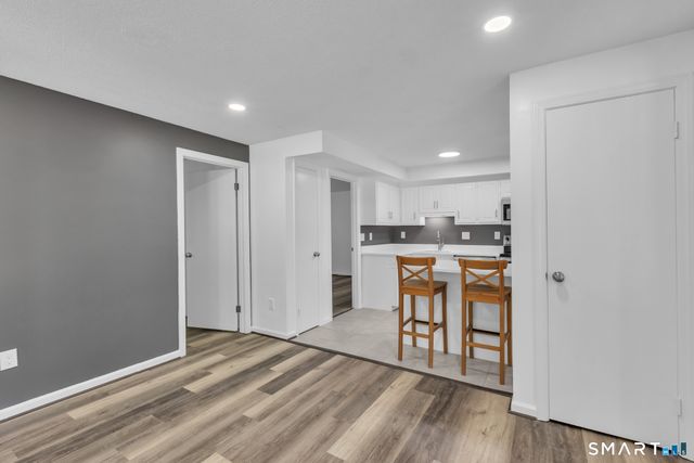 15 Cardinal Drive 15, Farmington, CT 06032