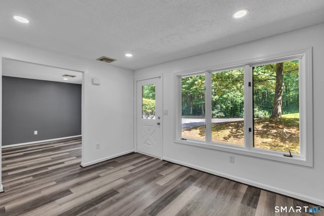 15 Cardinal Drive 15, Farmington, CT 06032
