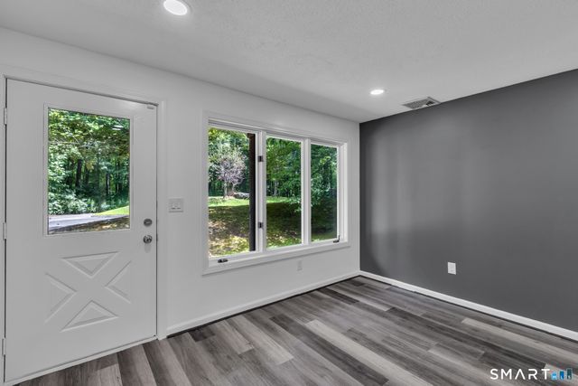 15 Cardinal Drive 15, Farmington, CT 06032