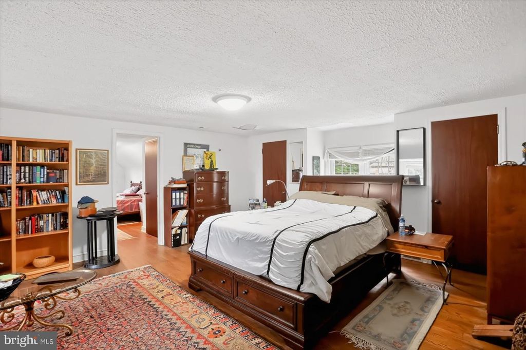 Image 23 of property listing at 958 COUNTRY CLUB RD, York, PA 17403