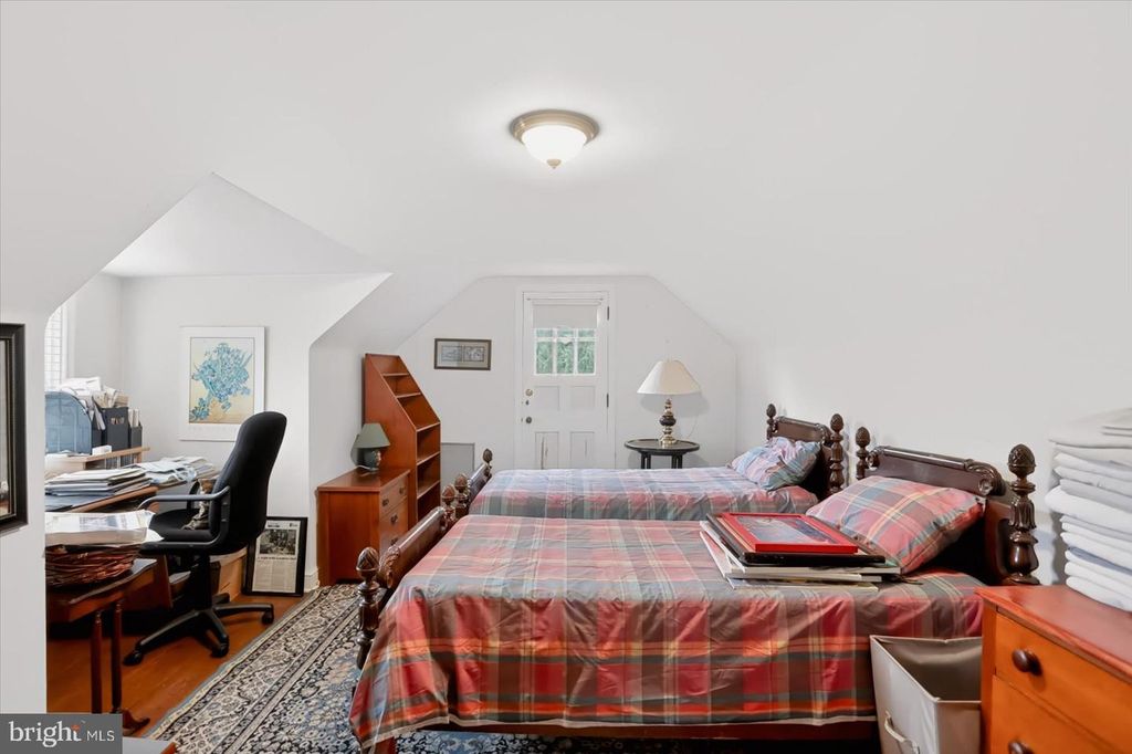 Image 28 of property listing at 958 COUNTRY CLUB RD, York, PA 17403