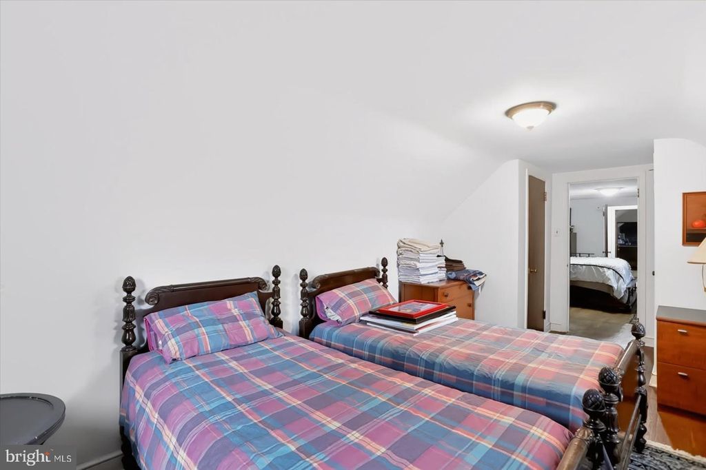 Image 29 of property listing at 958 COUNTRY CLUB RD, York, PA 17403