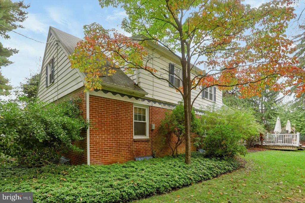 Image 39 of property listing at 958 COUNTRY CLUB RD, York, PA 17403