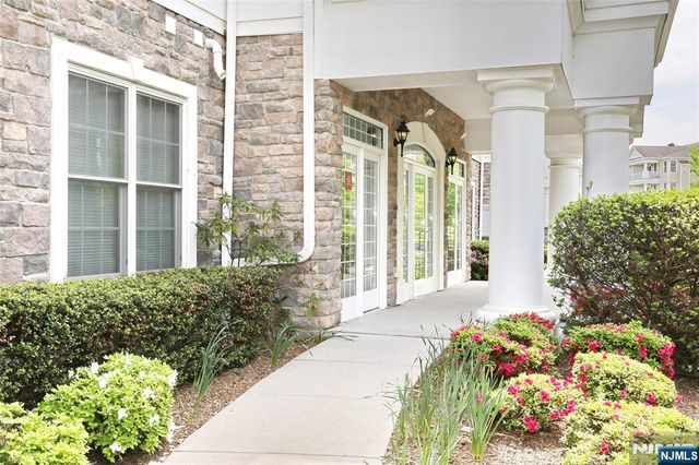 602 Four Seasons Lane, Montvale, NJ 07645