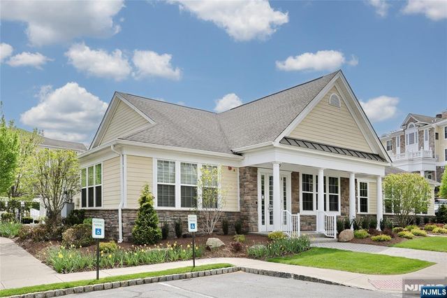 602 Four Seasons Lane, Montvale, NJ 07645