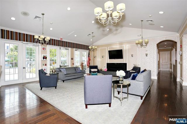602 Four Seasons Lane, Montvale, NJ 07645