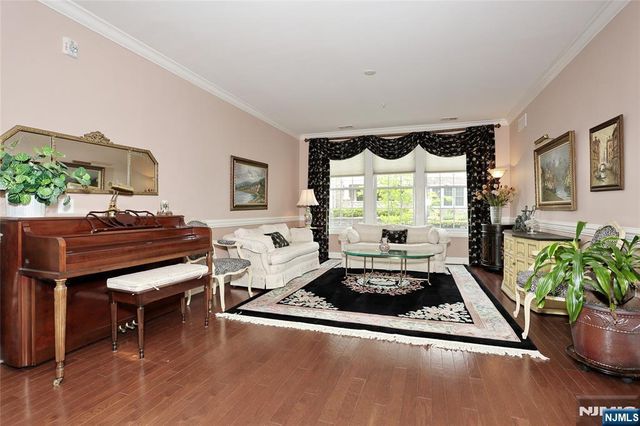 602 Four Seasons Lane, Montvale, NJ 07645