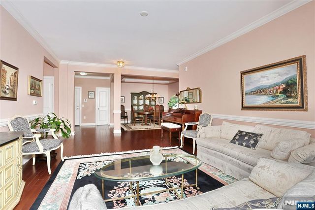 602 Four Seasons Lane, Montvale, NJ 07645