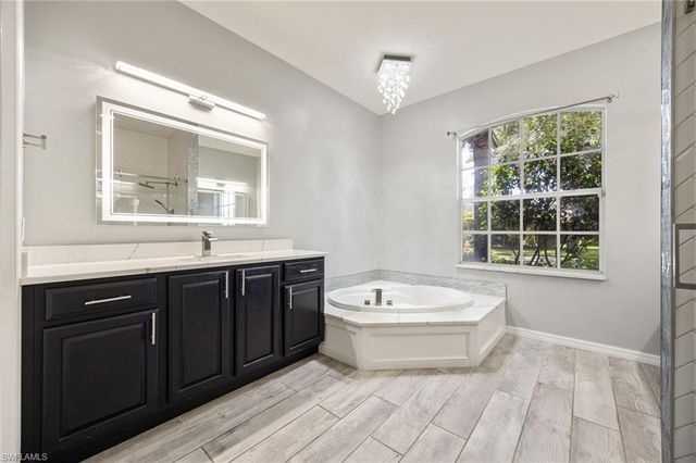 3940 Ruxton RD, Naples, FL 34116