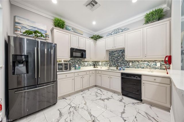 3940 Ruxton RD, Naples, FL 34116