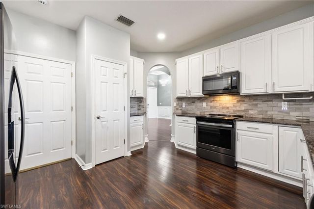 3940 Ruxton RD, Naples, FL 34116