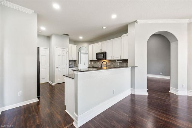 3940 Ruxton RD, Naples, FL 34116