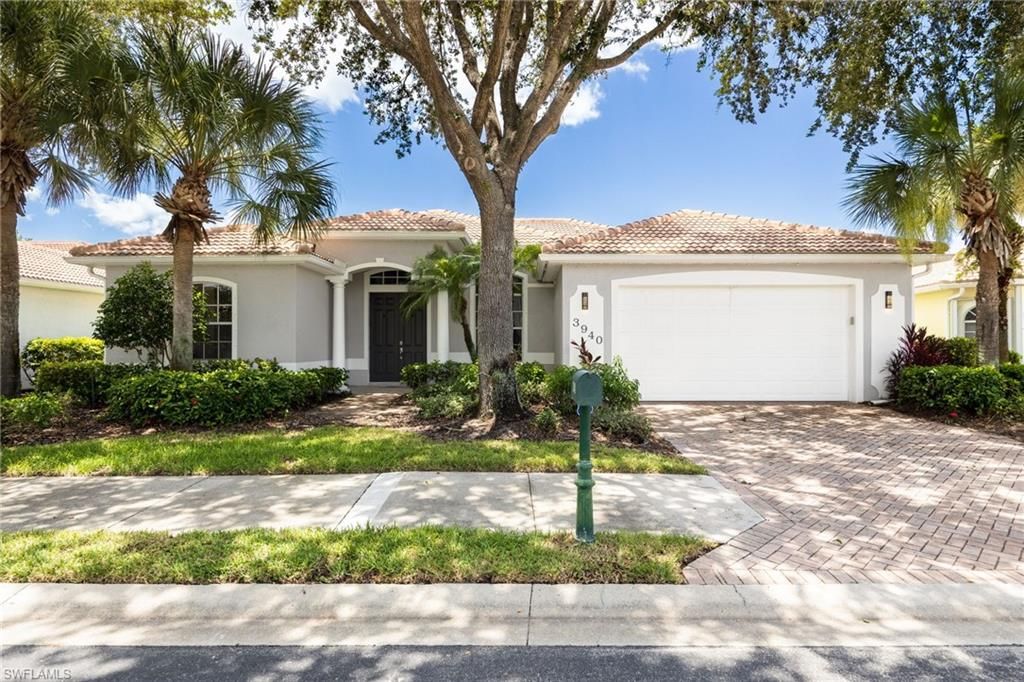3940 Ruxton RD, Naples, FL 34116