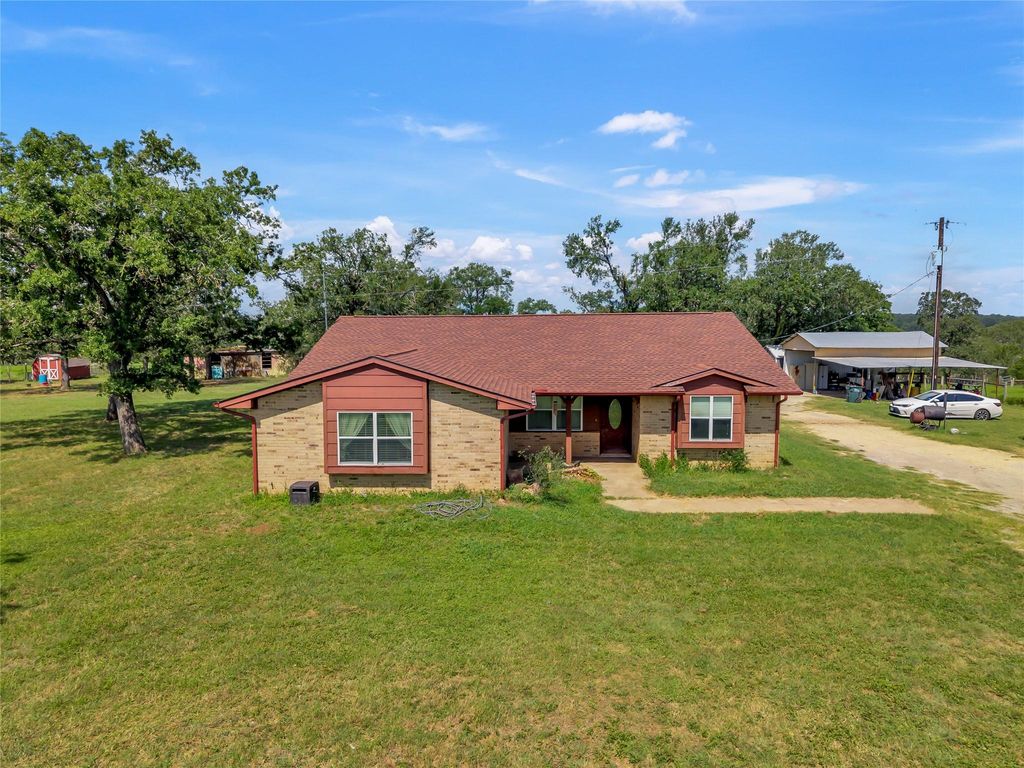 1080 League Line RD, Paige, TX 78659