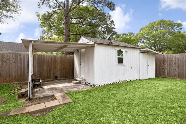 1200 Sagebrush Trail, Baytown, TX 77521