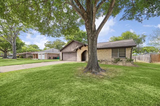 1200 Sagebrush Trail, Baytown, TX 77521