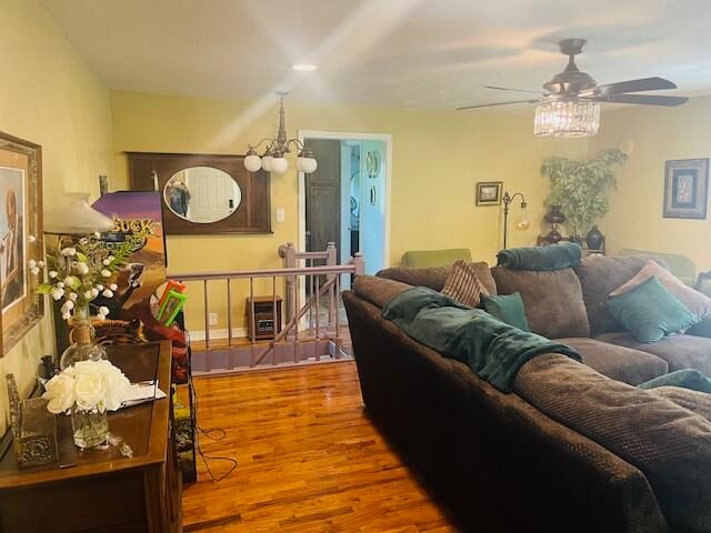 530 Taneycomo Hill Drive, Hollister, MO 65672
