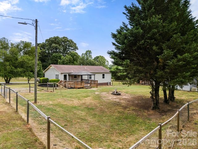 5129 Harmony Church Road, Edgemoor, SC 29712