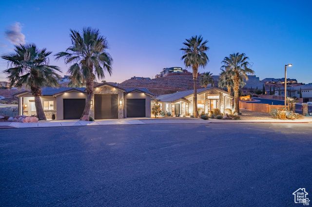 1297 W LIONS HEAD DR, Washington, UT 84780