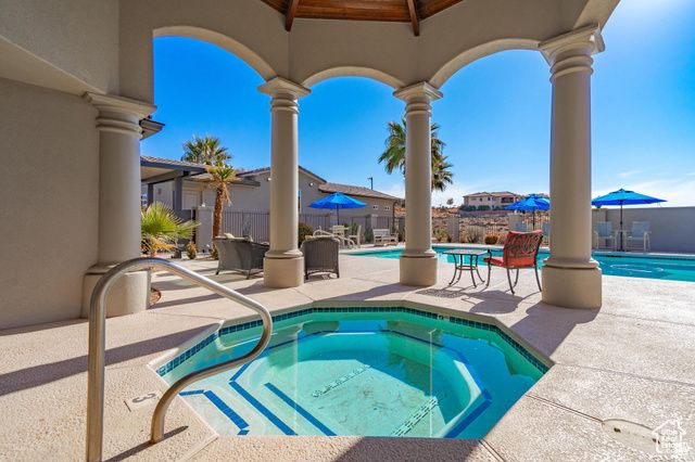 1297 W LIONS HEAD DR, Washington, UT 84780