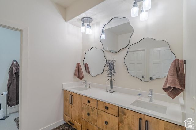 1297 W LIONS HEAD DR, Washington, UT 84780