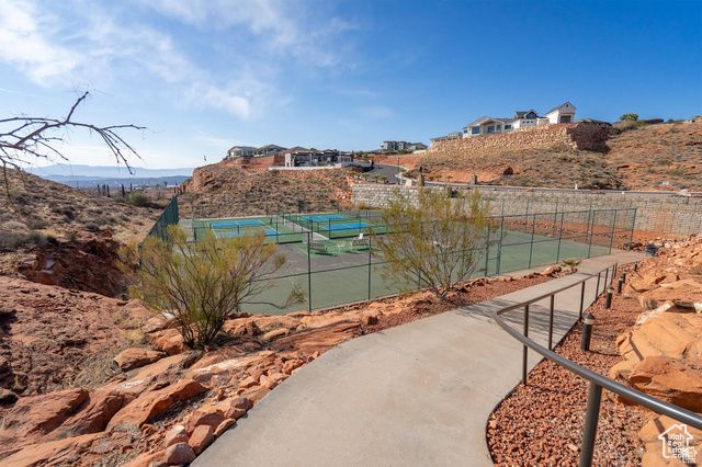 1297 W LIONS HEAD DR, Washington, UT 84780