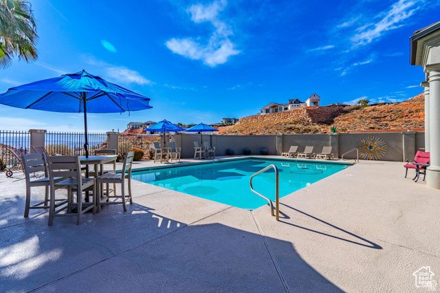 1297 W LIONS HEAD DR, Washington, UT 84780