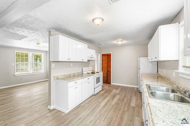 118 Orchard Way, Warner Robins, GA 31088