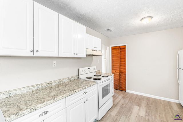 118 Orchard Way, Warner Robins, GA 31088