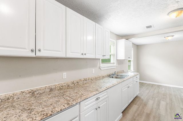 118 Orchard Way, Warner Robins, GA 31088