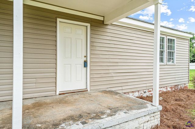 118 Orchard Way, Warner Robins, GA 31088