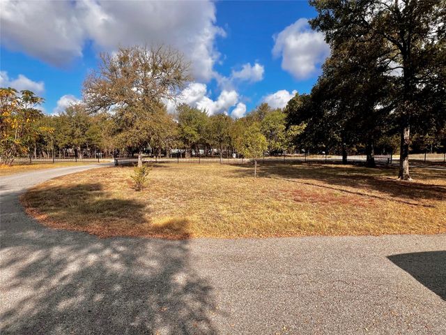 173 Misty LN, Cedar Creek, TX 78612