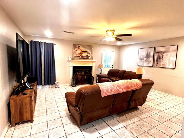 173 Misty LN, Cedar Creek, TX 78612