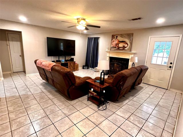173 Misty LN, Cedar Creek, TX 78612