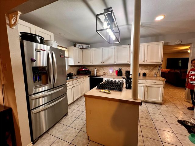 173 Misty LN, Cedar Creek, TX 78612