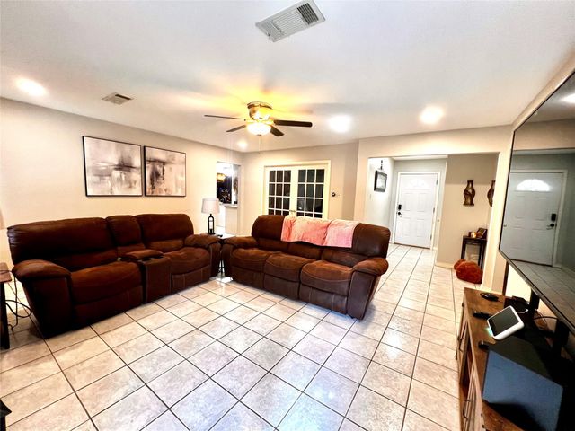 173 Misty LN, Cedar Creek, TX 78612