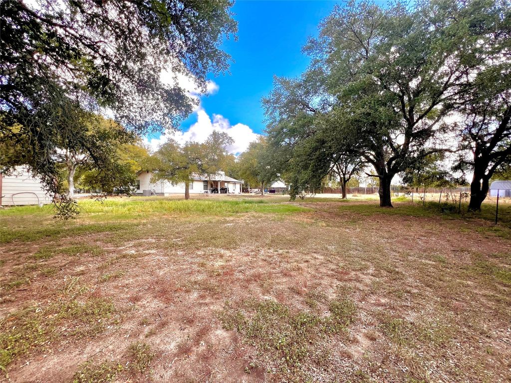 173 Misty LN, Cedar Creek, TX 78612
