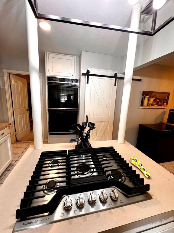 173 Misty LN, Cedar Creek, TX 78612