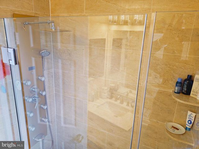3432 S WAKEFIELD ST #B1, Arlington, VA 22206