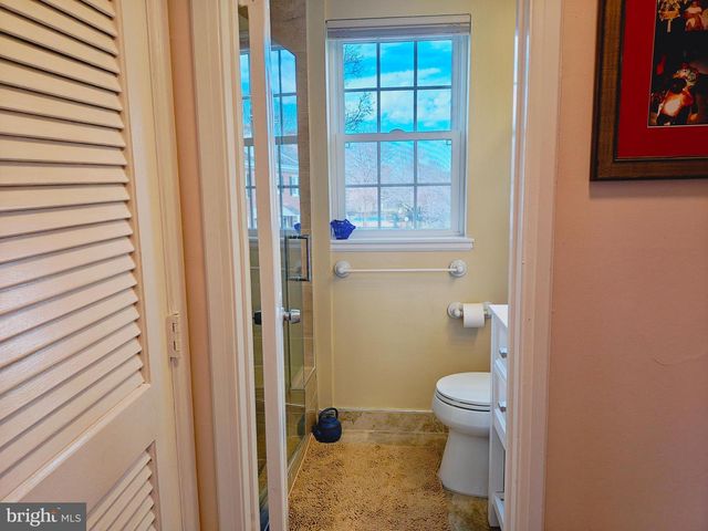 3432 S WAKEFIELD ST #B1, Arlington, VA 22206