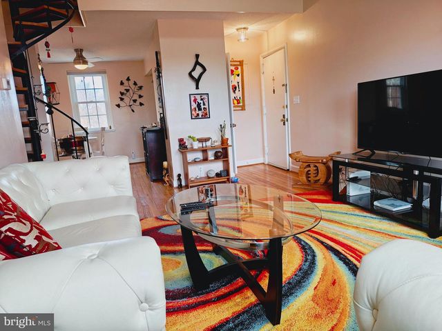 3432 S WAKEFIELD ST #B1, Arlington, VA 22206