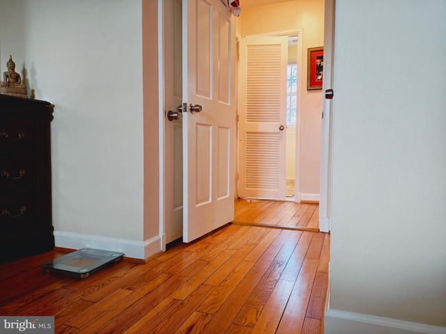 3432 S WAKEFIELD ST #B1, Arlington, VA 22206