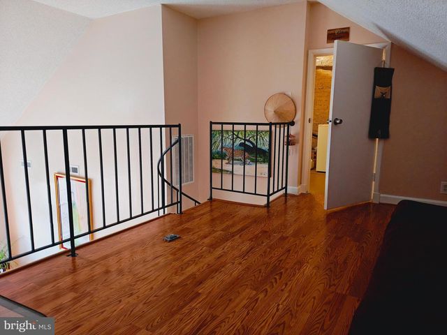 3432 S WAKEFIELD ST #B1, Arlington, VA 22206