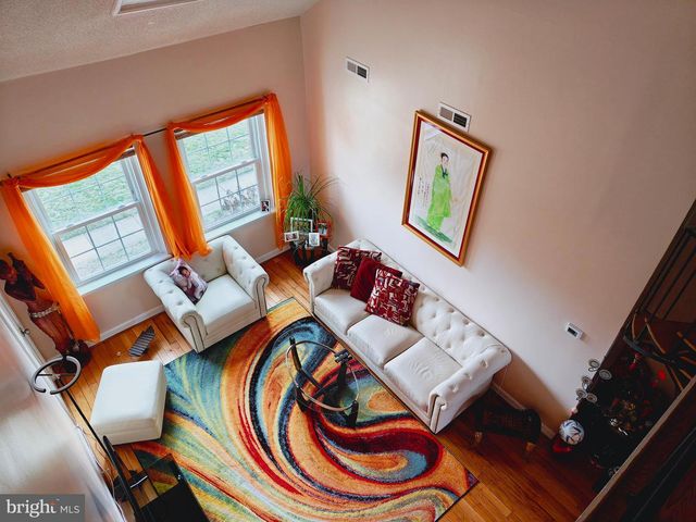 3432 S WAKEFIELD ST #B1, Arlington, VA 22206