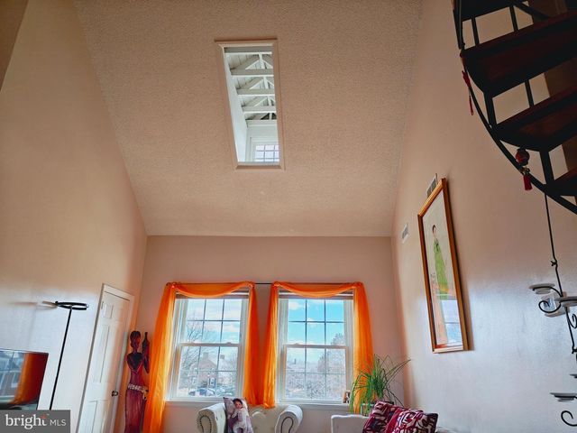 3432 S WAKEFIELD ST #B1, Arlington, VA 22206