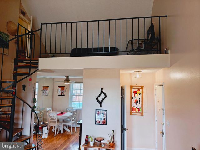 3432 S WAKEFIELD ST #B1, Arlington, VA 22206