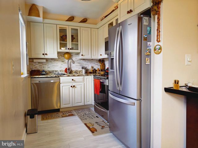 3432 S WAKEFIELD ST #B1, Arlington, VA 22206