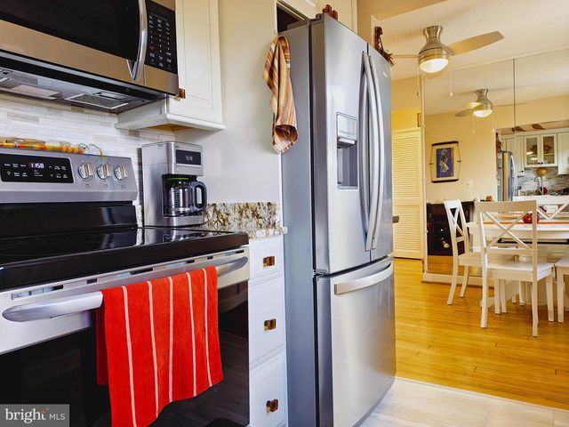 3432 S WAKEFIELD ST #B1, Arlington, VA 22206
