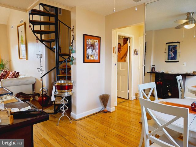 3432 S WAKEFIELD ST #B1, Arlington, VA 22206