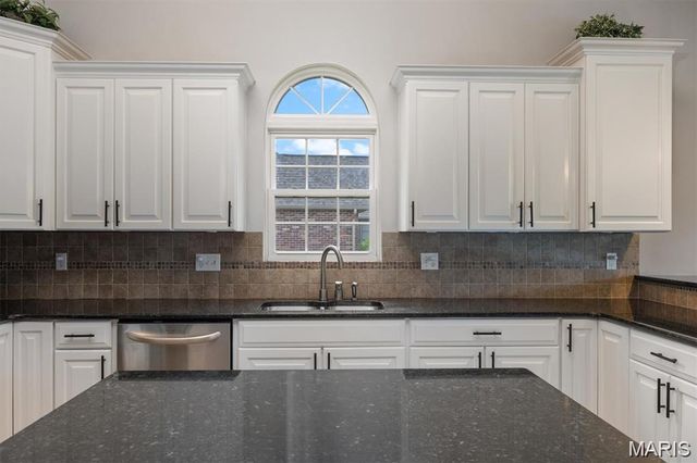 437 MARBLETON Circle, O'fallon, IL 62269